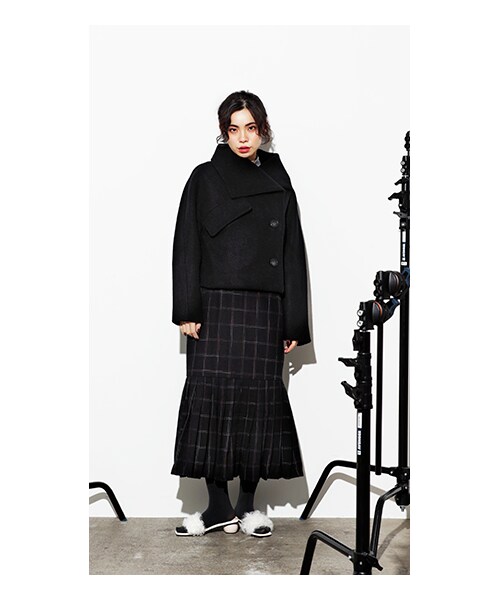 CHEER CLOSET（チアクローゼット）の「【るうこ】ボリュームカラーショートレングスコート（ピーコート・レディース・ベージュ/ブラウン/ブラック・F）」の2枚目の写真