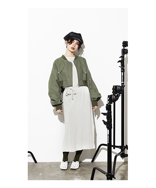 CHEER CLOSET(チアクローゼット)の「【るうこ】ショートレングスMA-1ブルゾン(MA-1・レディース・グリーン/ブラック・F)」の1枚目の写真