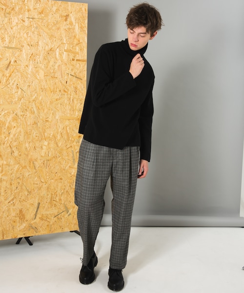 LIDNM(リドム)の「ミラノリブオフショルダータートル(ニット/セーター・メンズ・ブラック・S.M.L)」の7枚目の写真