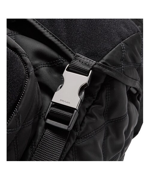 PRADA(プラダ)の「Prada Velcro-Panelled Quilted Nylon Backpack(バックパック/リュック・メンズ・Black・one size)」の3枚目の写真