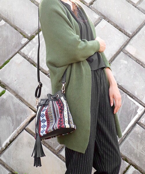Tiffee SELECT（ティフィーセレクト）の「オルテガ柄巾着ショルダーバッグ（ショルダーバッグ・レディース・その他・Free）」の2枚目の写真
