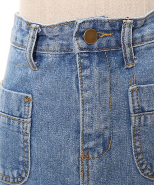 Tiffee SELECT（ティフィーセレクト）の「フロントスリット台形デニムスカート（デニムスカート・レディース・ライトブルー・Free）」の3枚目の写真