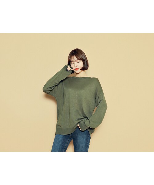 HOTPING（ホッピン）の「ドロップショルダーラウンドネックニット（ニット/セーター・レディース・ブラック/オリーブ/アイボリー/グリーン/ベージュ/ブラウン/ブルー/ピンク・1(フリーサイズ)/2(L-XL)/1(XS-S)）」の5枚目の写真