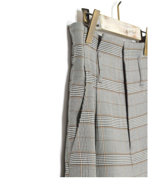 w closet（ダブルクローゼット）の「ハイウエストチェック柄タックパンツ（パンツ・レディース・ブラウン/グレー・FREE）」の6枚目の写真