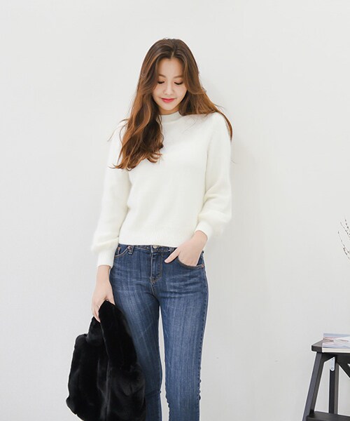 etrebloom（エトレブルーム）の「バルーンスリーブモックネックニット（ニット/セーター・レディース・イエロー/ホワイト・FREE）」の2枚目の写真