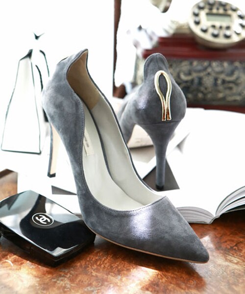 DINT（ディント）の「ゴールドバックパックポイントパンプスヒール* HANDMADE *（ドレスシューズ・レディース・Black/Grey・225/230/235/240/245/250）」の2枚目の写真
