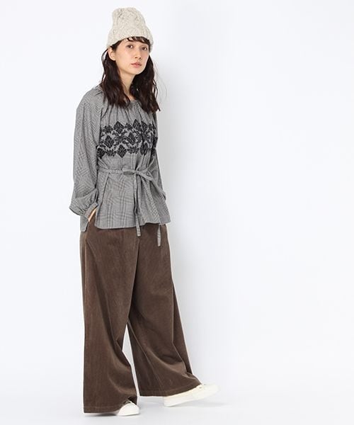 studio CLIP（スタディオクリップ）の「ウエストマークコットンアソート刺繍ブラウス（トップス・ギンガムチェック×ホワイト/グレンチェック×ブラック/ウィンドウペン×ネイビー）」の5枚目の写真