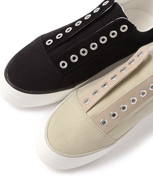 studio CLIP（スタディオクリップ）の「2WAY撥水起毛スニーカー（シューズ・グレージュ/ブラック）」の12枚目の写真