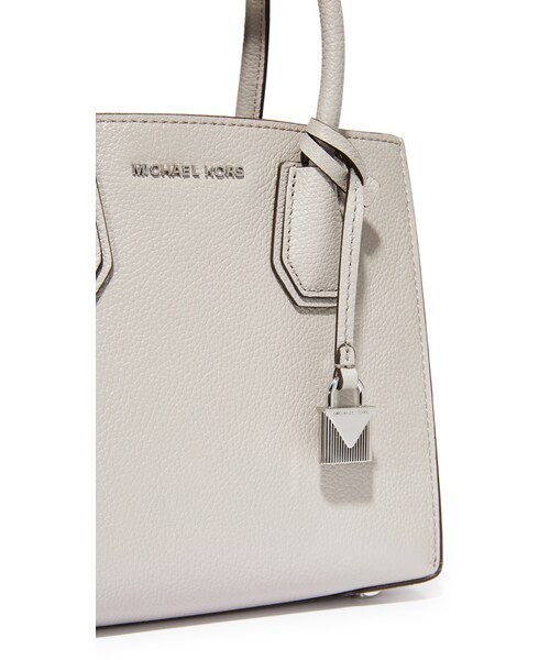 MICHAEL KORS(マイケルコース)の「MICHAEL Michael Kors Medium Mercer Messenger Bag(ショルダーバッグ・レディース・Gray・One Size)」の2枚目の写真