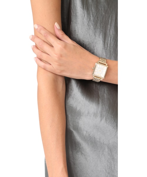 MARC JACOBS（マークジェイコブス）の「Marc Jacobs Vic Watch（アナログ腕時計・レディース・Gold・One Size）」の3枚目の写真