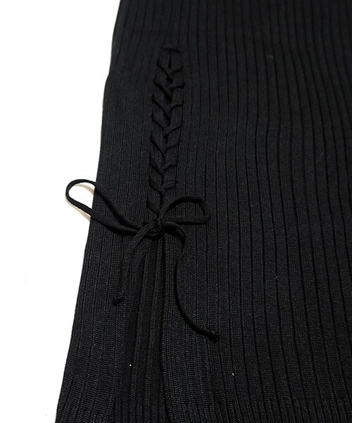 Tiffee SELECT（ティフィーセレクト）の「レースアップスリットリブニットタイトスカート（スカート・レディース・ワインレッド/ブラック・Free）」の4枚目の写真
