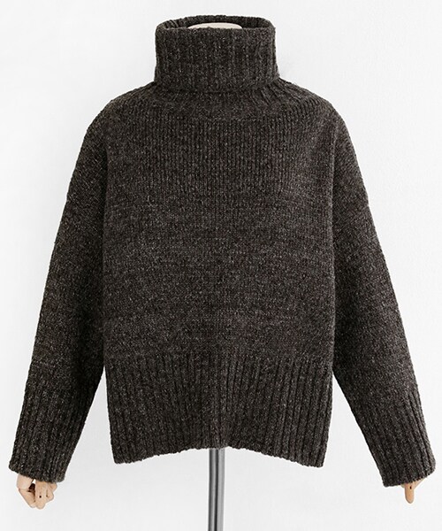 DHOLIC（ディーホリック）の「タートルネックオーバーサイズニット（ニット/セーター・レディース・ベージュ/ピンク/ブラウン/グリーン/グレー・FREE）」の4枚目の写真