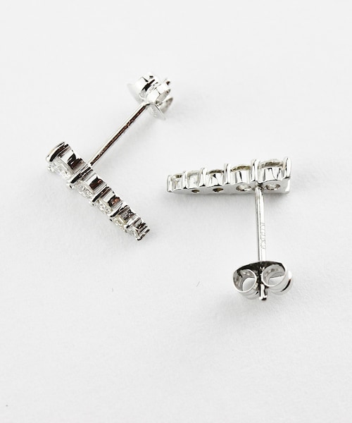 two ply（トゥープライ）の「トゥープライ 362 アキュート トライアングル ダイヤモンド スタッド ピアス（ピアス（両耳用）・レディース・シルバー・Free）」の4枚目の写真