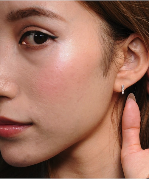 two ply（トゥープライ）の「トゥープライ 362 アキュート トライアングル ダイヤモンド スタッド ピアス（ピアス（両耳用）・レディース・シルバー・Free）」の9枚目の写真