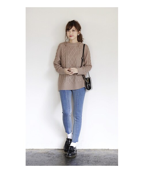 CHEER CLOSET(チアクローゼット)の「【INKWELL】ケーブル編みニットトップス(ニット/セーター・レディース・ブラウン/ホワイト/ブラック・F)」の1枚目の写真