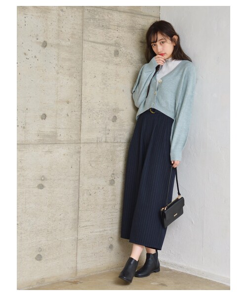 earth music&ecology(アースミュージックアンドエコロジー)の「・ベルト付きストライプワイドパンツ(パンツ・グレー/ネイビー・F)」の2枚目の写真