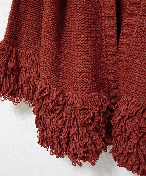 Tiffee SELECT（ティフィーセレクト）の「ループフリンジもこもこ袖×裾ニットカーディガン（ノーカラージャケット・レディース・ボルドー/ブラック・M）」の4枚目の写真