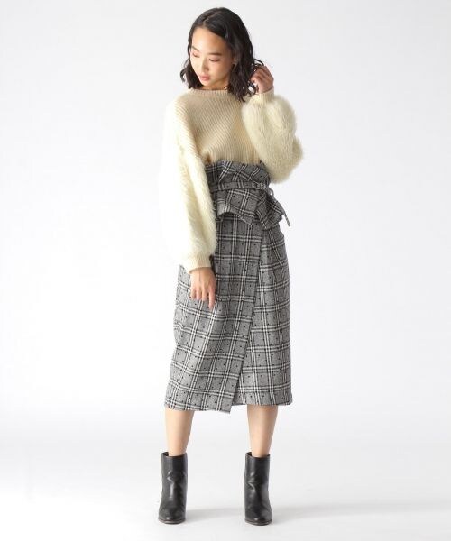 mysty woman(ミスティウーマン)の「コルセット付きタイトスカート(スカート・ブラック/ブラウン)」の3枚目の写真