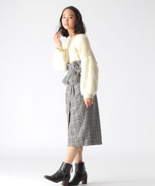 mysty woman(ミスティウーマン)の「コルセット付きタイトスカート(スカート・ブラック/ブラウン)」の4枚目の写真