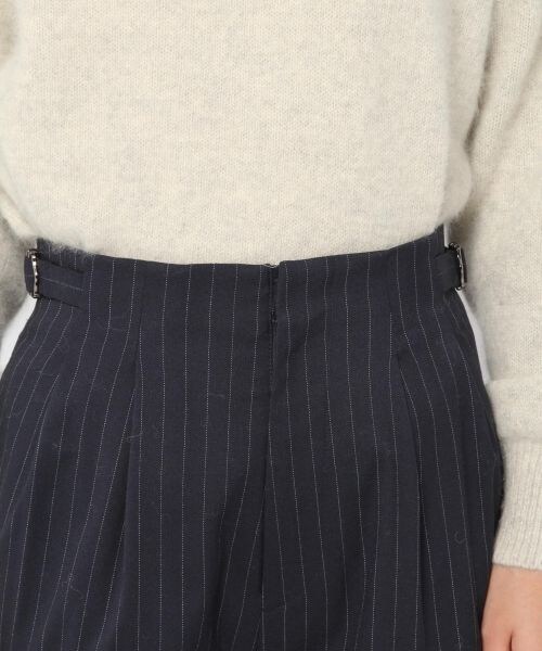 laboratory work（ラボラトリーワーク）の「ペグトップストライプパンツ（パンツ・グレー/ブラウン/ネイビー）」の10枚目の写真