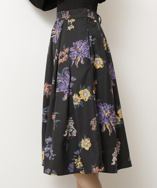 RAY CASSIN（レイカズン）の「ウィンターフラワーフレアスカート（スカート・レディース・ブラック/ピンク/キナリ・FREE）」の4枚目の写真