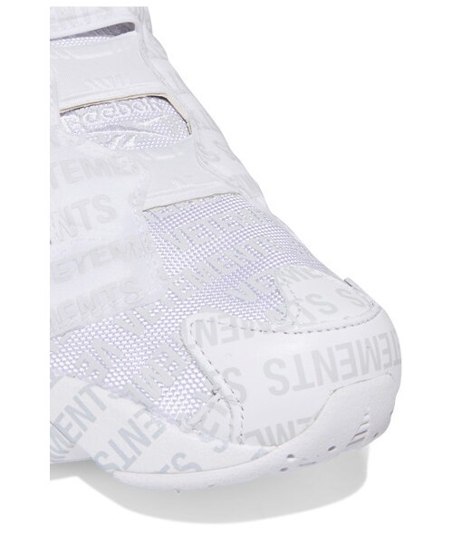 VETEMENTS（ヴェトモン）の「Vetements - Reebok Logo Instapump Fury Printed Leather And Mesh Sneakers - White（スニーカー・レディース・White・IT34.5/IT38.5/IT36/IT40/IT41/IT42/IT39/IT37.5）」の4枚目の写真