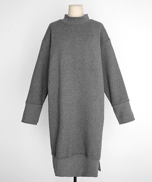 DHOLIC（ディーホリック）の「裏起毛ハーフネックスリットワンピース（ワンピース・レディース・ベージュ/ブラック/グレー/ホワイト・FREE）」の4枚目の写真