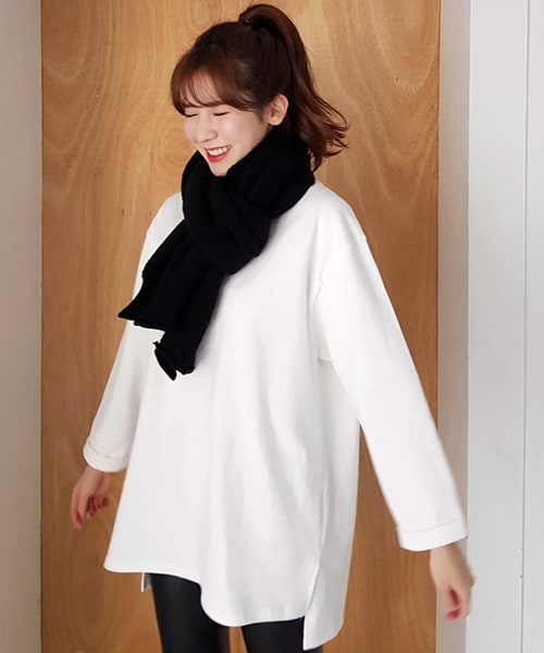 DHOLIC(ディーホリック)の「起毛アンバランスヘムTシャツ(Tシャツ/カットソー・レディース・ホワイト/ブラック/ブルー・FREE)」の1枚目の写真