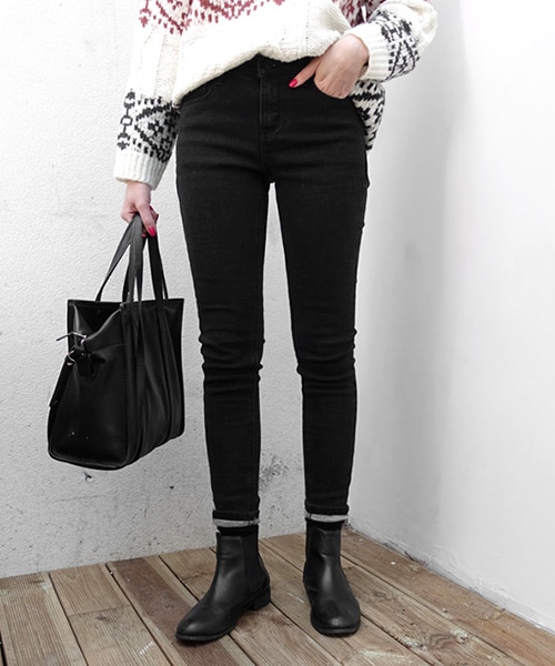 DHOLIC(ディーホリック)の「裏起毛スキニーデニムパンツ(デニムパンツ・レディース・ブラック/ブルー/その他・S/M/L)」の1枚目の写真