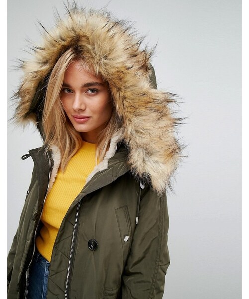 Bershka（ベルシュカ）の「Bershka Parka Coat With Faux Fur Trim（ジャケット/アウター・レディース・Beige・XS/M/S）」の2枚目の写真