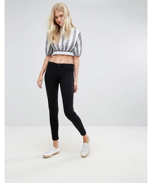 Bershka（ベルシュカ）の「Bershka Skinny Push-Up Jean（デニムパンツ・レディース・Black・US 2/US 6/US 0/US 4/US 10/US 8）」の2枚目の写真