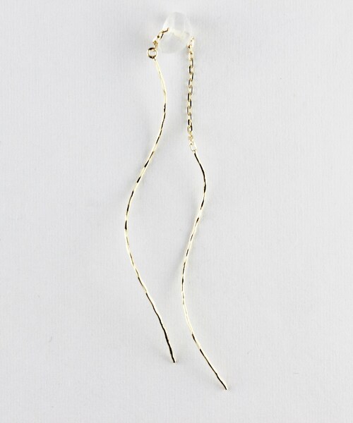 pinacoteca(ピナコテーカ)の「ピナコテーカ 709 スウァーリー ライン アメリカン ピアス(ピアス(両耳用)・レディース・ゴールド・Free)」の4枚目の写真