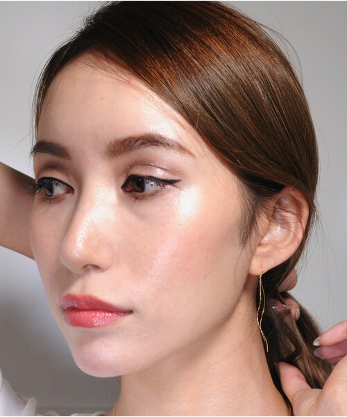 pinacoteca(ピナコテーカ)の「ピナコテーカ 709 スウァーリー ライン アメリカン ピアス(ピアス(両耳用)・レディース・ゴールド・Free)」の7枚目の写真