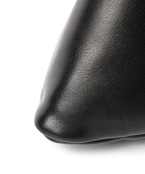 studio CLIP（スタディオクリップ）の「2WAYフェイクレザー三角バッグ（バッグ・ライトグレー/ブラック）」の8枚目の写真