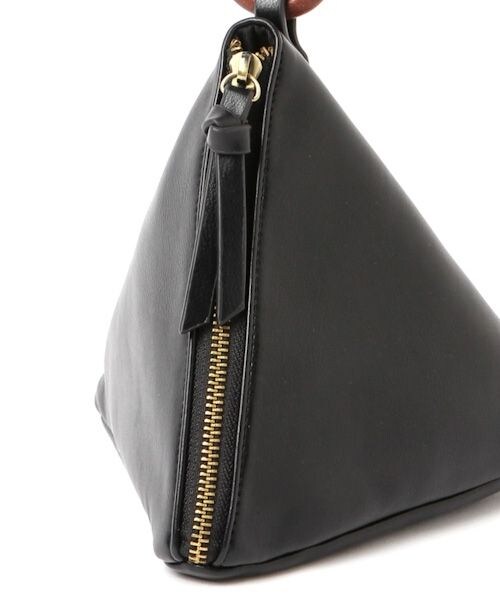 studio CLIP（スタディオクリップ）の「2WAYフェイクレザー三角バッグ（バッグ・ライトグレー/ブラック）」の10枚目の写真