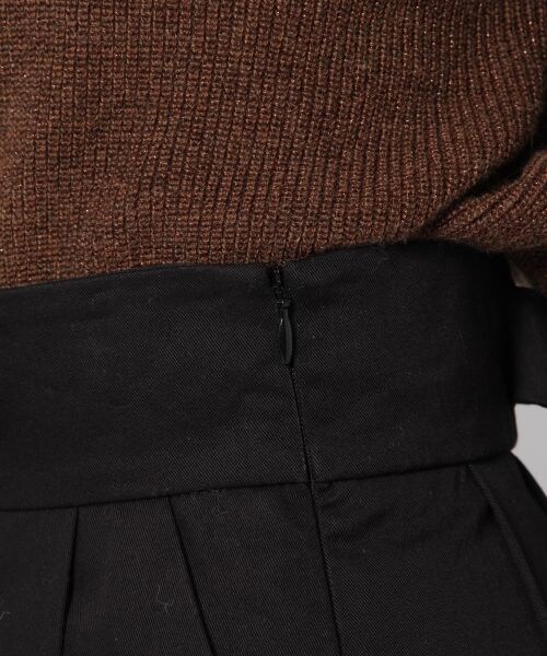 laboratory work（ラボラトリーワーク）の「サイドアジャストチノスカート（スカート・ブラック/ベージュ/イエロー）」の16枚目の写真