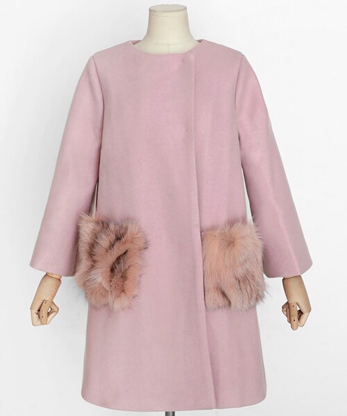 DHOLIC（ディーホリック）の「ポケットファーノーカラーコート（ノーカラージャケット・レディース・ホワイト/ブラック/ピンク・FREE）」の3枚目の写真