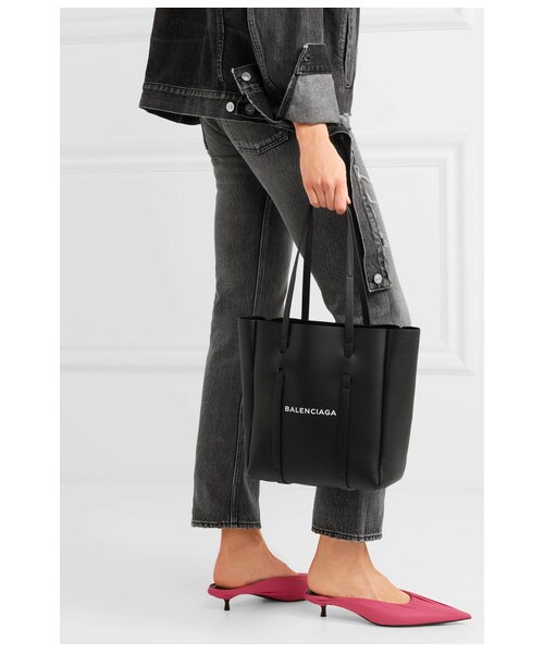 BALENCIAGA（バレンシアガ）の「Balenciaga - Xs Printed Textured-leather Tote - Black（トートバッグ・レディース・Black・one size）」の3枚目の写真