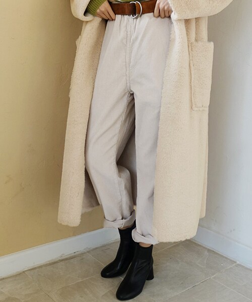 DHOLIC（ディーホリック）の「テーパードコーデュロイパンツ（その他パンツ・レディース・ブラウン/ホワイト/ブラック/グレー/その他・S/M）」の2枚目の写真