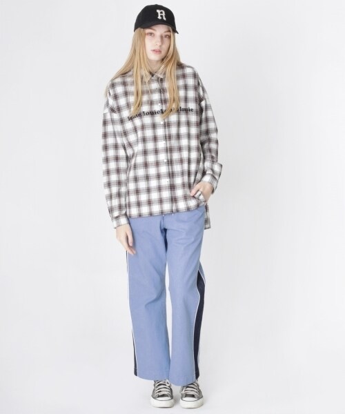 RNA(アールエヌエー)の「<予約>RNAトラックパンツ(パンツ・レディース・ブラック/ブルー・S/M)」の21枚目の写真