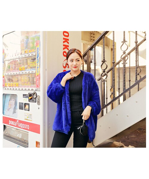 HOTPING(ホッピン)の「6Colorsフェイクファージャケット(その他アウター・レディース・アイボリー/ブルー/ライトピンク/ブラック/ライトベージュ/ライトグレー・フリーサイズ(XS-XL))」の5枚目の写真