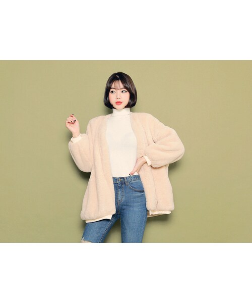 HOTPING(ホッピン)の「6Colorsフェイクファージャケット(その他アウター・レディース・アイボリー/ブルー/ライトピンク/ブラック/ライトベージュ/ライトグレー・フリーサイズ(XS-XL))」の4枚目の写真
