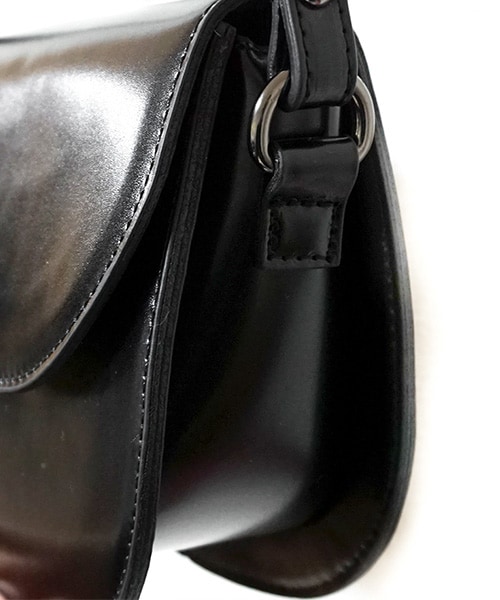 Tiffee SELECT（ティフィーセレクト）の「ハーフムーンフェイクレザーショルダーバッグ（ショルダーバッグ・レディース・ブラック・Free）」の4枚目の写真