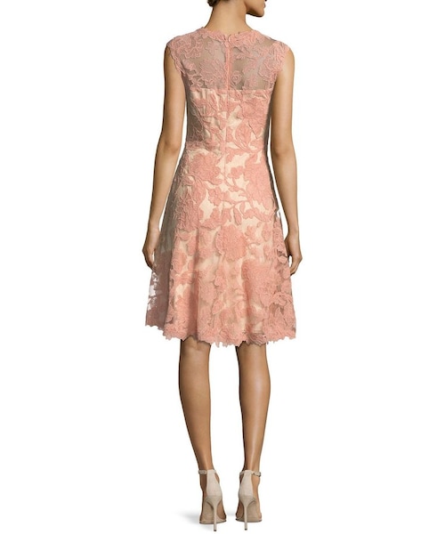Tadashi Shoji （タダシショージ）の「Tadashi Shoji Sleeveless