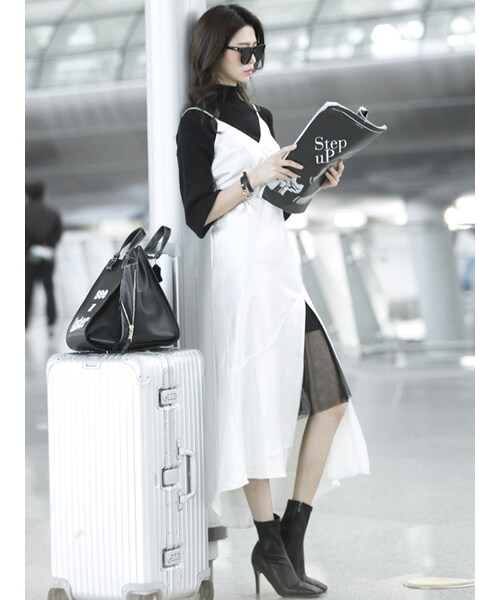 DINT(ディント)の「ルマのサテンスリットワンピース(ワンピース・レディース・White/Black・one(44~66size))」の1枚目の写真