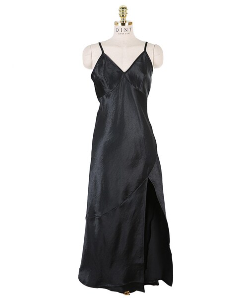 DINT(ディント)の「ルマのサテンスリットワンピース(ワンピース・レディース・White/Black・one(44~66size))」の2枚目の写真