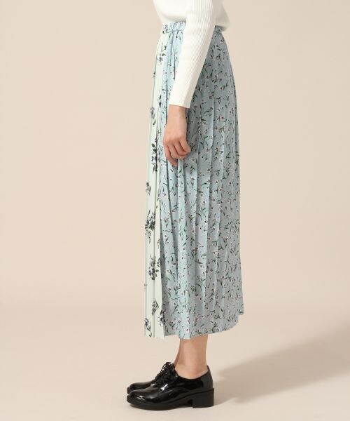 LOWRYS FARM（ローリーズファーム）の「★WEB先行予約アイテム★ハナキリカエプリーツスカート（スカート・イエロー/ブルー/ネイビー）」の5枚目の写真