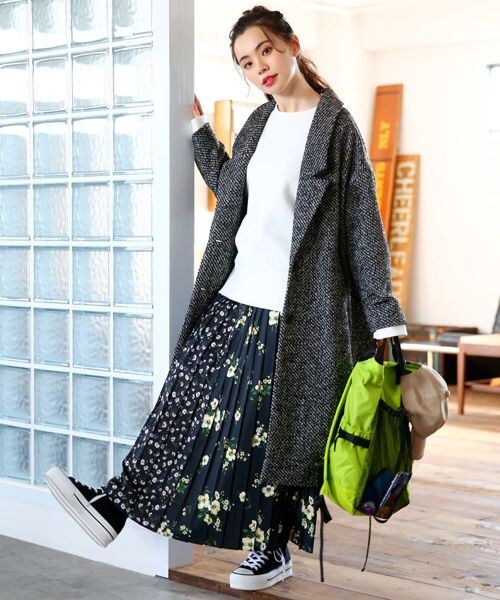 LOWRYS FARM（ローリーズファーム）の「★WEB先行予約アイテム★ハナキリカエプリーツスカート（スカート・イエロー/ブルー/ネイビー）」の4枚目の写真