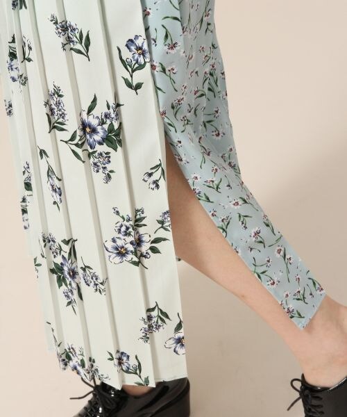 LOWRYS FARM（ローリーズファーム）の「★WEB先行予約アイテム★ハナキリカエプリーツスカート（スカート・イエロー/ブルー/ネイビー）」の8枚目の写真