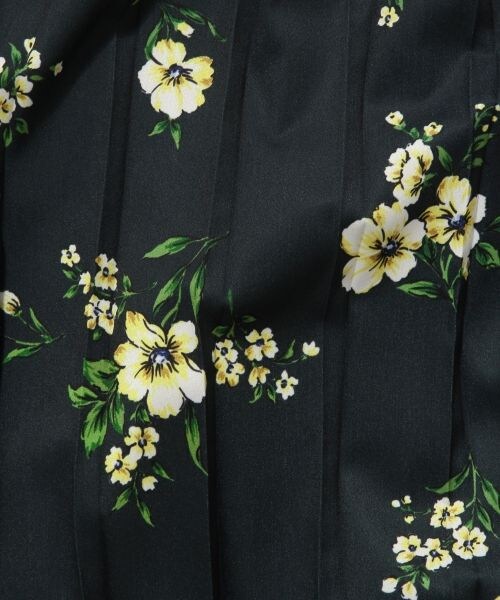 LOWRYS FARM（ローリーズファーム）の「★WEB先行予約アイテム★ハナキリカエプリーツスカート（スカート・イエロー/ブルー/ネイビー）」の12枚目の写真